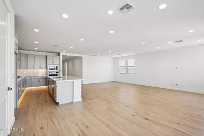 7938 W Griswold Road, Peoria, AZ 85345 - Photo 14