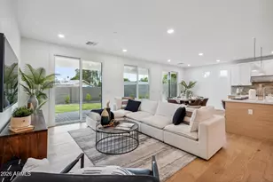 5537 E Earll Dr, Phoenix, AZ 85018 - Photo 10