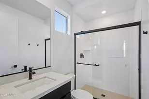 7945 W Griswold Rd, Peoria, AZ 85345 - Photo 8