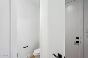 7945 W Griswold Rd, Peoria, AZ 85345 - Photo 22