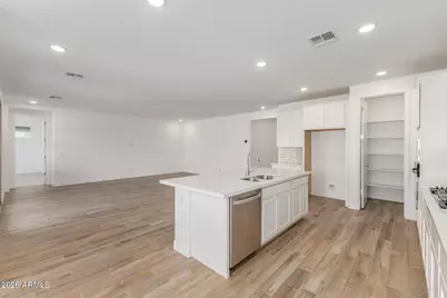 17458 W Saguaro Vista Drive, Surprise, AZ 85387 - Photo 6