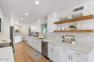 10647 W Campana Dr, Sun City, AZ 85351 - Photo 16