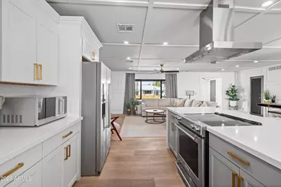 8214 E Northland Drive, Scottsdale, AZ 85251 - Photo 16