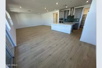 10223 S 20th Lane, Phoenix, AZ 85041 - Photo 4