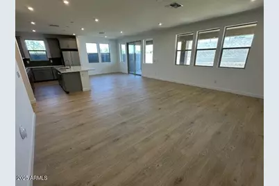 10223 S 20th Lane, Phoenix, AZ 85041 - Photo 2