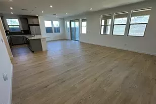 10223 S 20th Ln, Phoenix, AZ 85041 - Photo 2