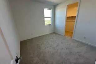 10223 S 20th Ln, Phoenix, AZ 85041 - Photo 8