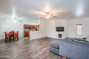 2621 E Pecan Rd, Phoenix, AZ 85040 - Photo 10