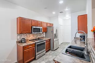 2621 E Pecan Rd, Phoenix, AZ 85040 - Photo 16