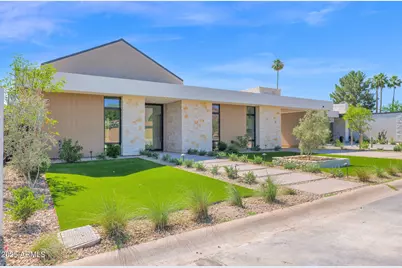 4704 N 40th Place, Phoenix, AZ 85018 - Photo 1