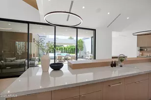 4704 N 40th Pl, Phoenix, AZ 85018 - Photo 16