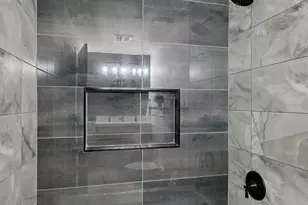 735 E Manhatton Dr, Tempe, AZ 85282 - Photo 36