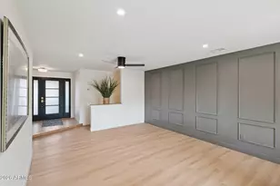 735 E Manhatton Dr, Tempe, AZ 85282 - Photo 10