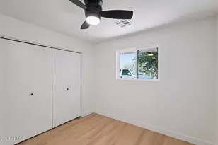 735 E Manhatton Dr, Tempe, AZ 85282 - Photo 32