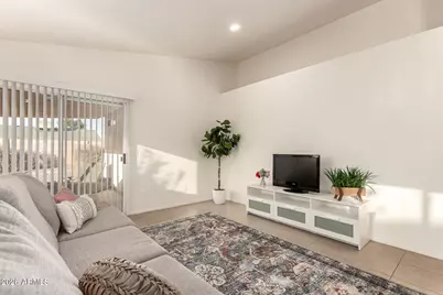 10736 W Turney Avenue, Phoenix, AZ 85037 - Photo 2