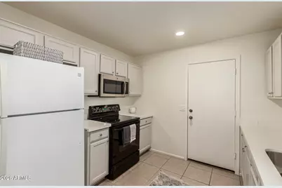 10736 W Turney Avenue, Phoenix, AZ 85037 - Photo 14