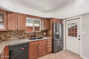 5314 N Las Casitas Pl, Phoenix, AZ 85016 - Photo 10