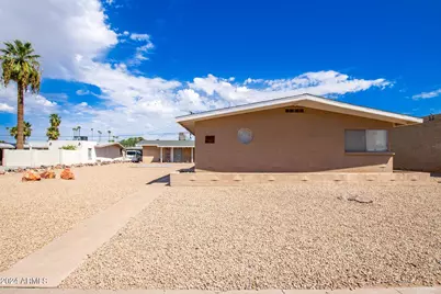 3646 E Glenrosa Avenue #Apt 2, Phoenix, AZ 85018 - Photo 18