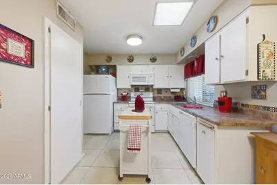 13659 N Newcastle Drive, Sun City, AZ 85351 - Photo 16