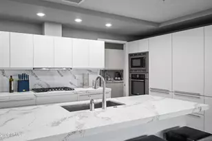 7117 E Rancho Vista Dr, Scottsdale, AZ 85251 - Photo 10