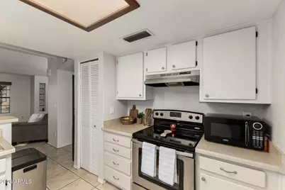 4834 E Kachina Trail #1, Phoenix, AZ 85044 - Photo 8