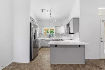 2537 E Lupine Avenue, Phoenix, AZ 85028 - Photo 6