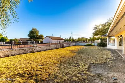 9337 N 111th Drive, Sun City, AZ 85351 - Photo 8