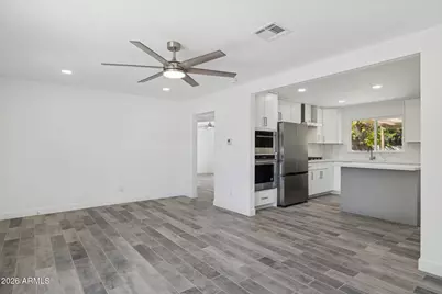 4144 N 36th Street N, Phoenix, AZ 85018 - Photo 2