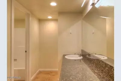 740 W Elm Street #214, Phoenix, AZ 85013 - Photo 8