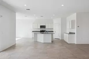 1561 E Glazier Dr, Casa Grande, AZ 85122 - Photo 4