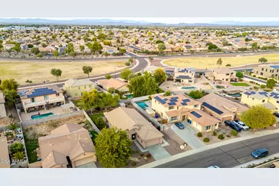 17746 W Desert Lane, Surprise, AZ 85388 - Photo 58