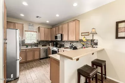 17746 W Desert Lane, Surprise, AZ 85388 - Photo 12