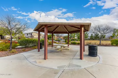 17746 W Desert Lane, Surprise, AZ 85388 - Photo 42