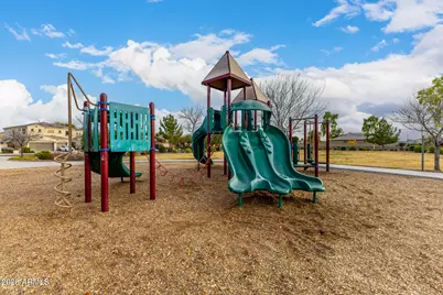 17746 W Desert Lane, Surprise, AZ 85388 - Photo 44