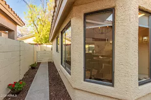 22 E Caroline Ln, Tempe, AZ 85284 - Photo 4