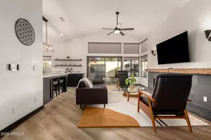 22 E Caroline Ln, Tempe, AZ 85284 - Photo 10