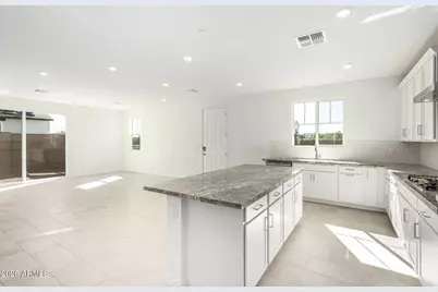 2446 W Maximo Way, Phoenix, AZ 85085 - Photo 8