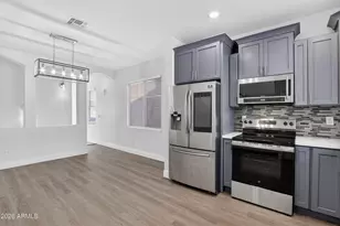 7760 W Bonitos Dr, Phoenix, AZ 85035 - Photo 12