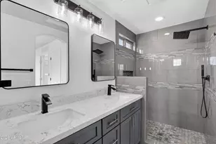 7760 W Bonitos Dr, Phoenix, AZ 85035 - Photo 40