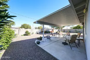 11627 N Desert Hills Dr W, Sun City, AZ 85351 - Photo 2