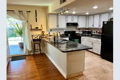 10854 N 42nd Avenue, Phoenix, AZ 85029 - Photo 12