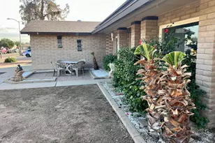 10854 N 42nd Ave, Phoenix, AZ 85029 - Photo 2