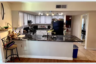 10854 N 42nd Avenue, Phoenix, AZ 85029 - Photo 14
