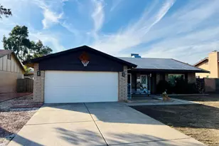 10854 N 42nd Ave, Phoenix, AZ 85029 - Photo 2