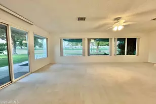 9718 W Oak Ridge Dr, Sun City, AZ 85351 - Photo 2