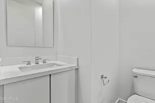 325 E Coronado Rd, Phoenix, AZ 85004 - Photo 18