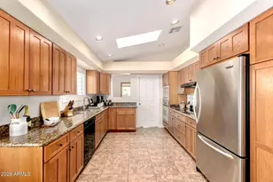 1647 E Waltann Ln, Phoenix, AZ 85022 - Photo 10