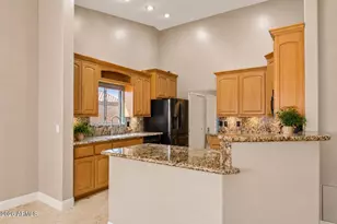 8841 W Port Royale Ln, Peoria, AZ 85381 - Photo 8