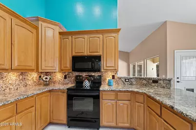8841 W Port Royale Lane, Peoria, AZ 85381 - Photo 28