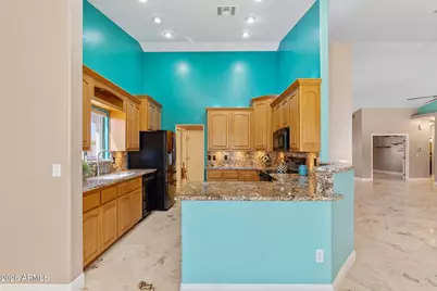 8841 W Port Royale Lane, Peoria, AZ 85381 - Photo 28